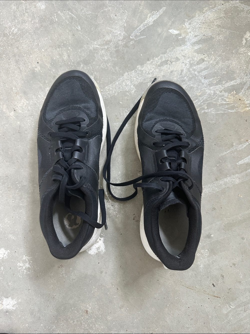 Women’s  Black Casual Sneakers with Cushioned Sole